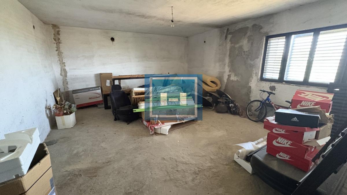 Na prodaju kuća sa velikim potencijalom – iznad vinarije Piano, nadomak Jagodine! 25