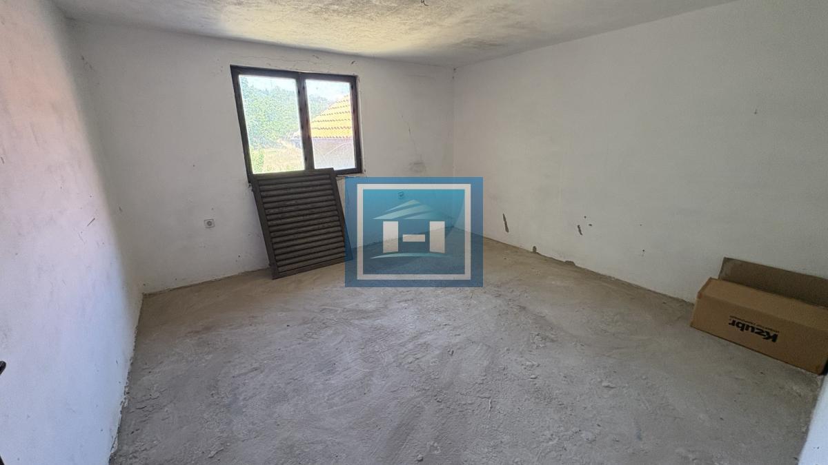 Na prodaju kuća sa velikim potencijalom – iznad vinarije Piano, nadomak Jagodine! 26