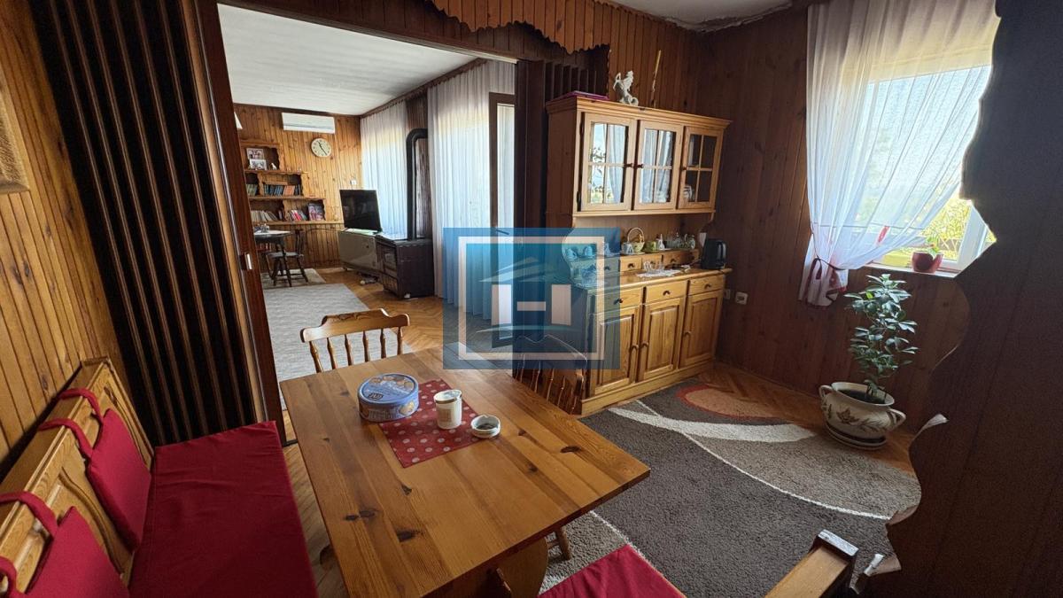 Na prodaju kuća sa velikim potencijalom – iznad vinarije Piano, nadomak Jagodine! 6