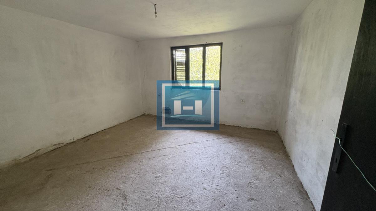 Na prodaju kuća sa velikim potencijalom – iznad vinarije Piano, nadomak Jagodine! 27