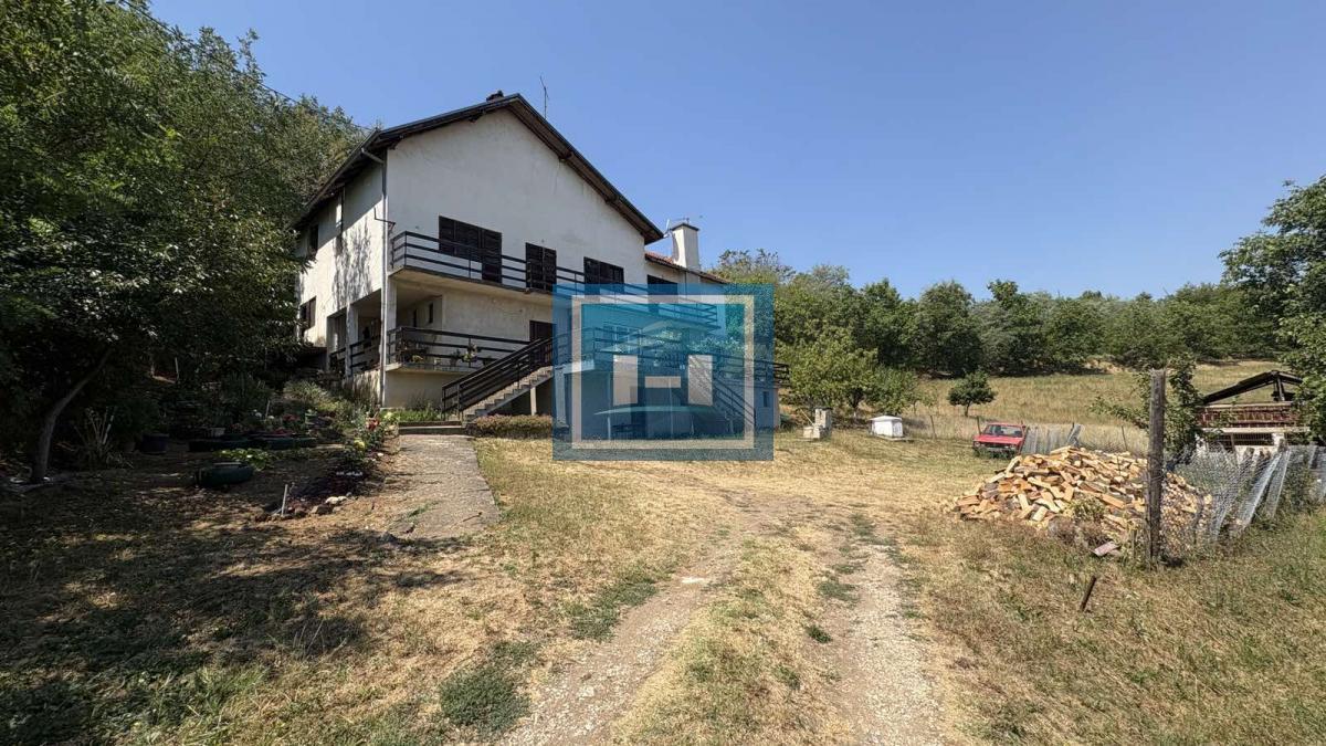 Na prodaju kuća sa velikim potencijalom – iznad vinarije Piano, nadomak Jagodine! 29