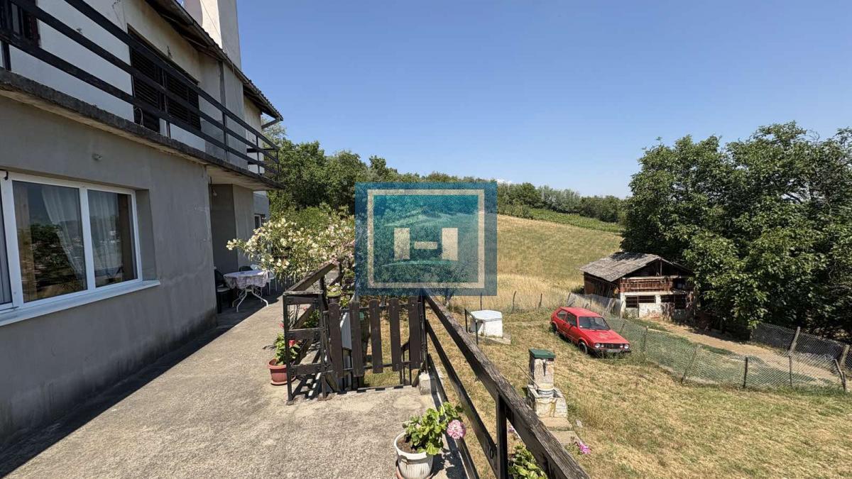 Na prodaju kuća sa velikim potencijalom – iznad vinarije Piano, nadomak Jagodine! 31