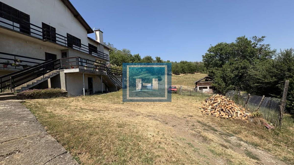 Na prodaju kuća sa velikim potencijalom – iznad vinarije Piano, nadomak Jagodine! 33
