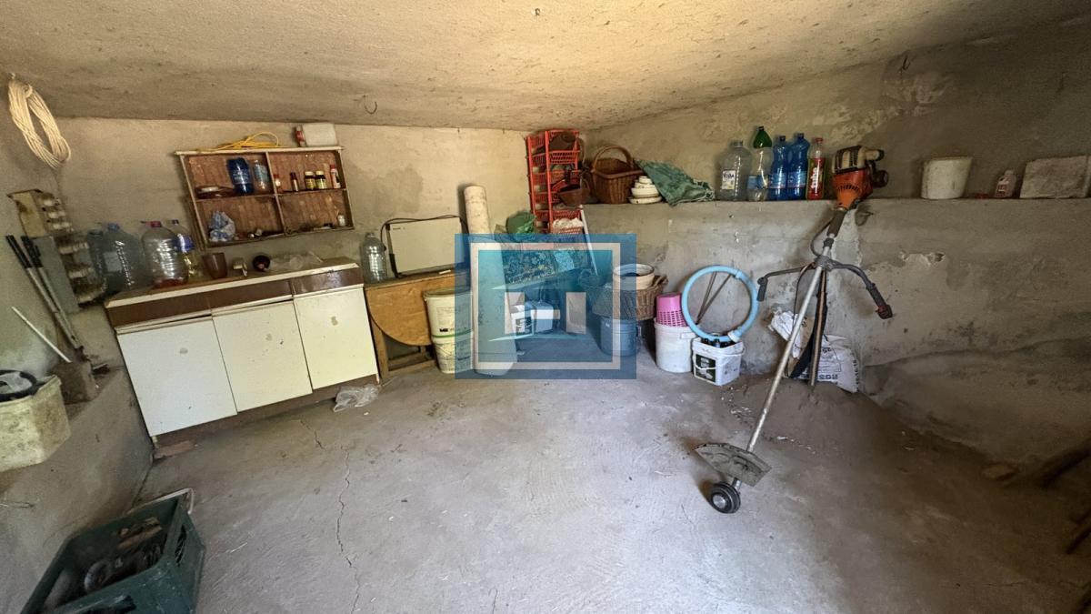 Plac od skoro 17 ari sa kućom od 200m² – mirno seosko okruženje 21