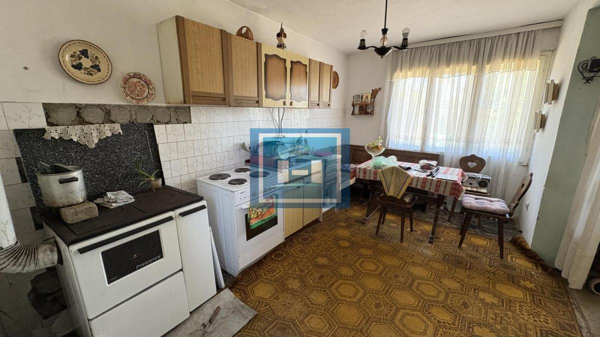 Plac od skoro 17 ari sa kućom od 200m² – mirno seosko okruženje 3