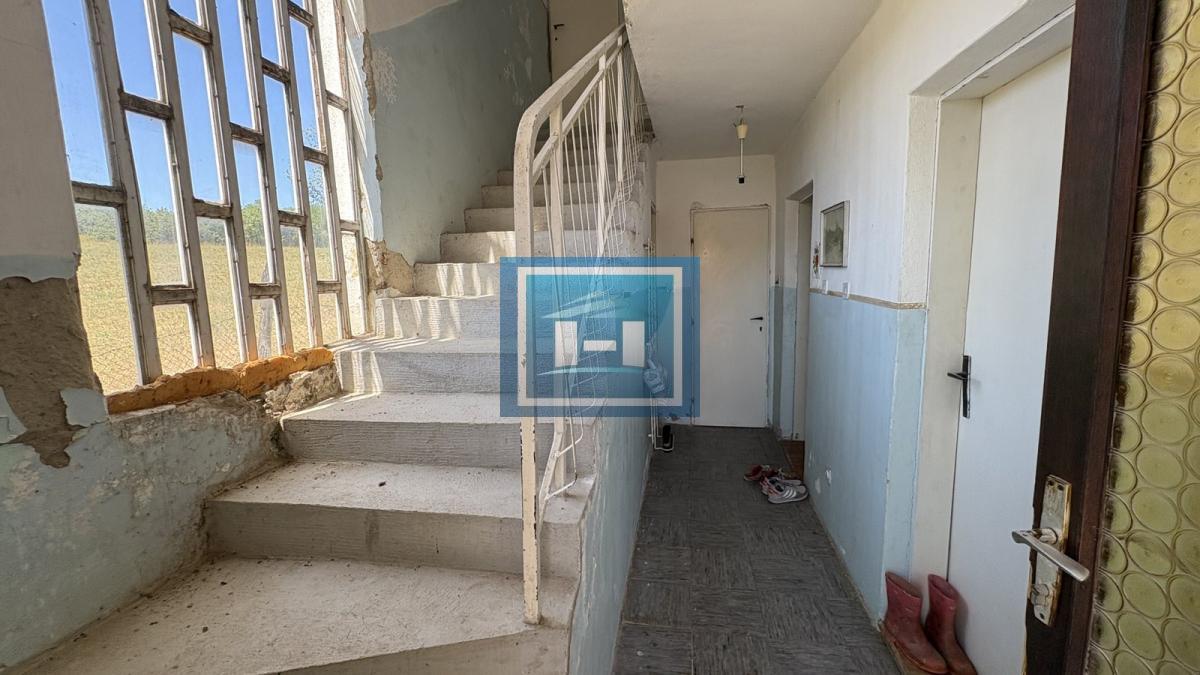 Plac od skoro 17 ari sa kućom od 200m² – mirno seosko okruženje 7