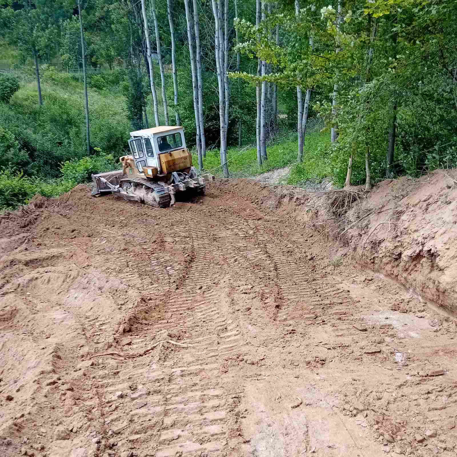 Gradjevinsko zemljiste u selu Crni Vrh na Babinom Zubu 3