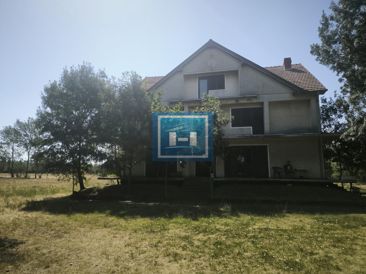 * NA PRODAJU – DVE KUĆE + POMOĆNI OBJEKAT NA VELIKOM PLACU – SELU VLAŠKA, KOD ĆUPRIJE * 2