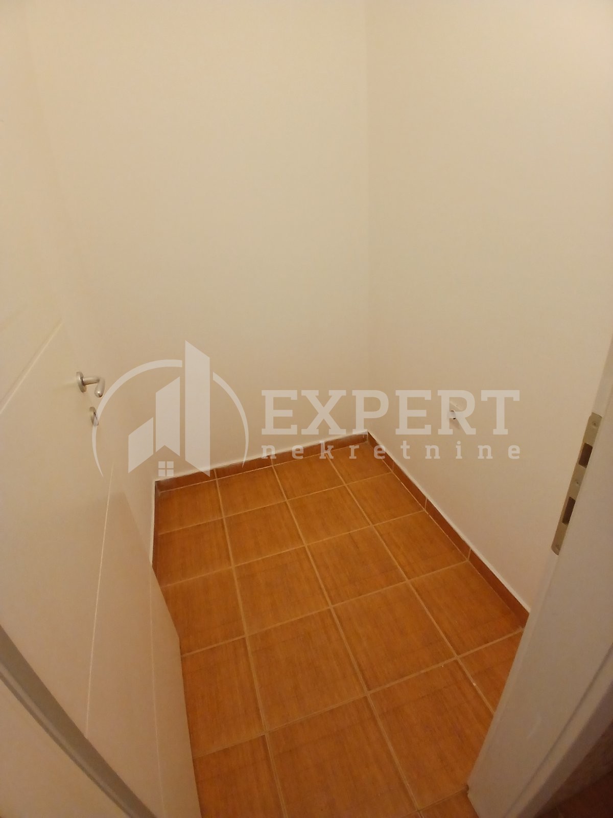 Lokal, 73 m2, Dom zdravlja, Vojvode Tankosića ID: i-014424 4