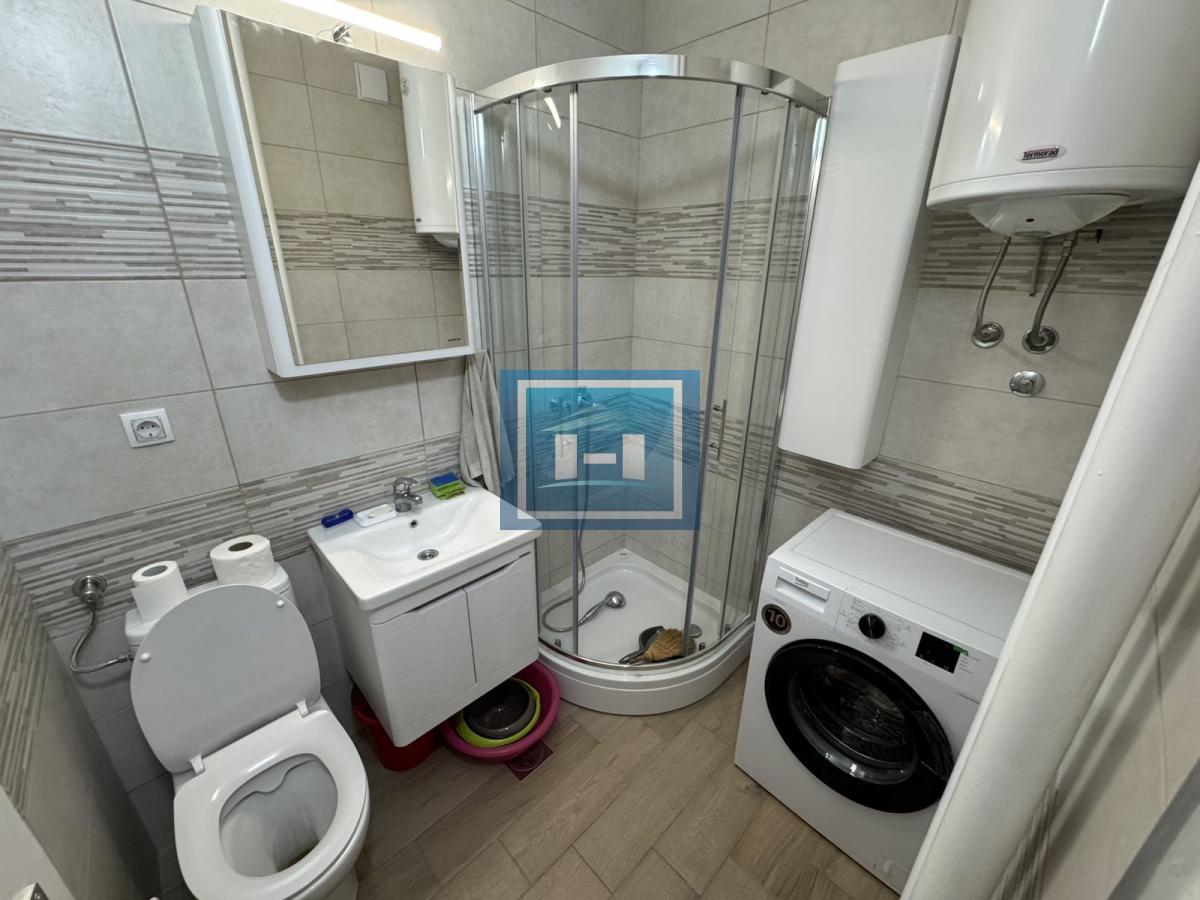 Prelep stan na Voždovcu – terasa + parking + prvi sprat! 7