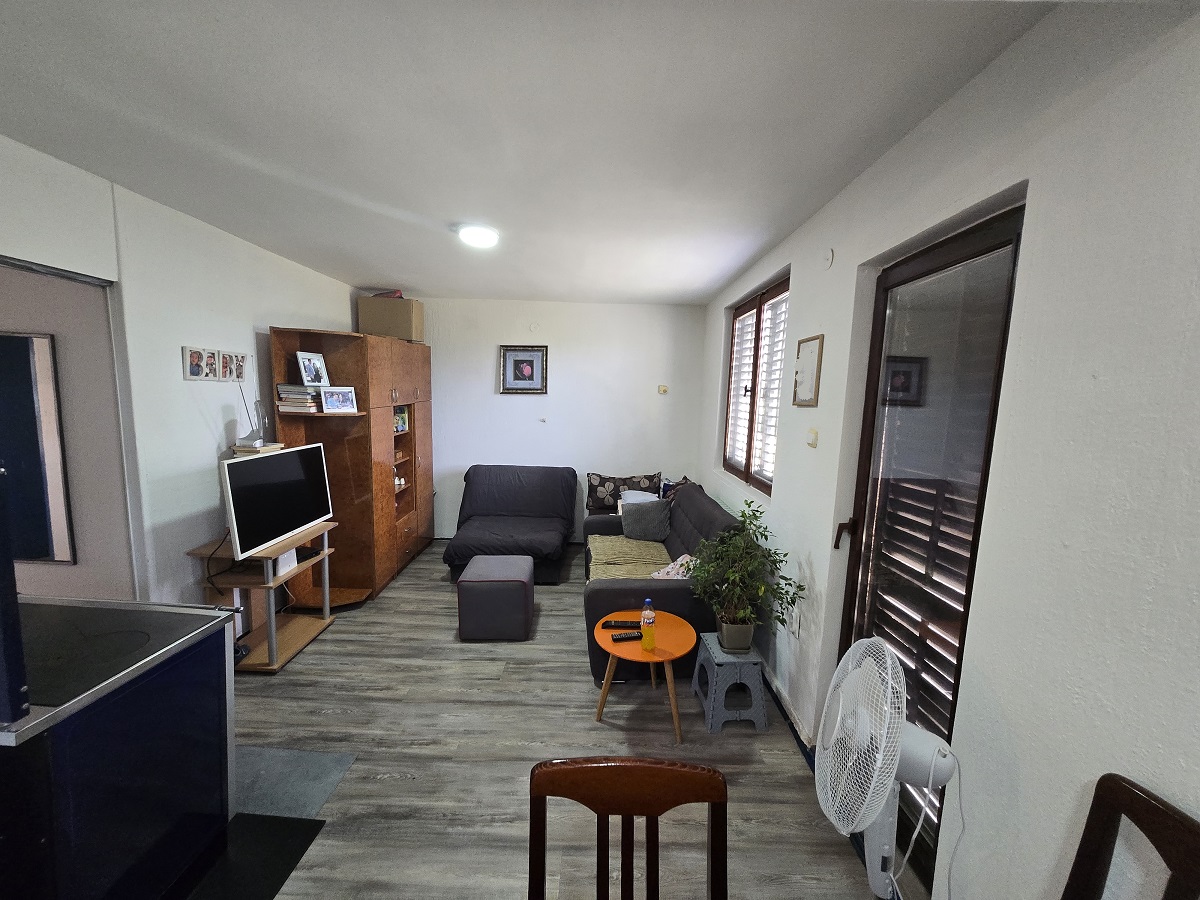 Prodajemo kuću na Kragujevačkom putu  96m2  na 9 ari placa 3