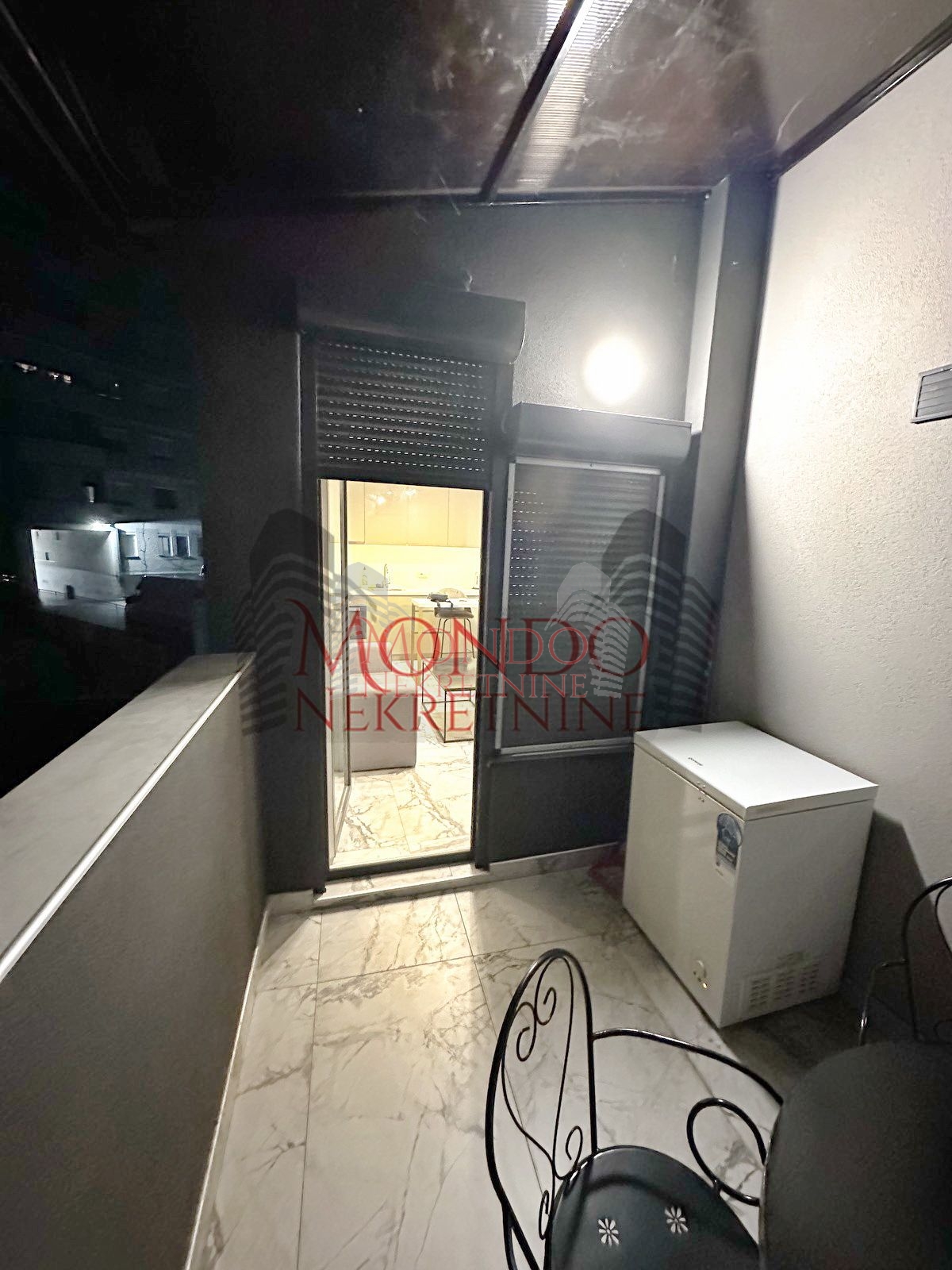 Lux jednoiposoban stan kod Čaira 14