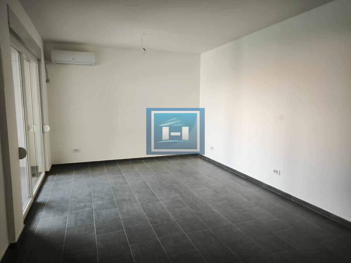 IZDAJE SE NOV, PROSTRAN STAN U CENTRU ĆUPRIJE – IDEALAN ZA PORODICE, FIRME I PRIVATNE DELATNOSTI 9