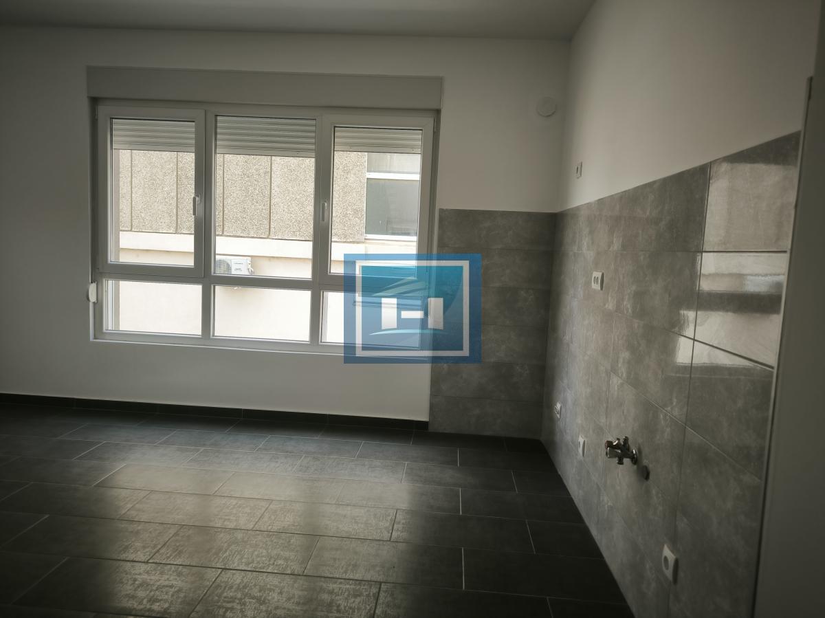 IZDAJE SE NOV, PROSTRAN STAN U CENTRU ĆUPRIJE – IDEALAN ZA PORODICE, FIRME I PRIVATNE DELATNOSTI 3