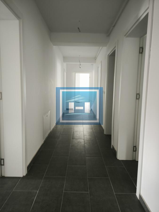 IZDAJE SE NOV, PROSTRAN STAN U CENTRU ĆUPRIJE – IDEALAN ZA PORODICE, FIRME I PRIVATNE DELATNOSTI 6