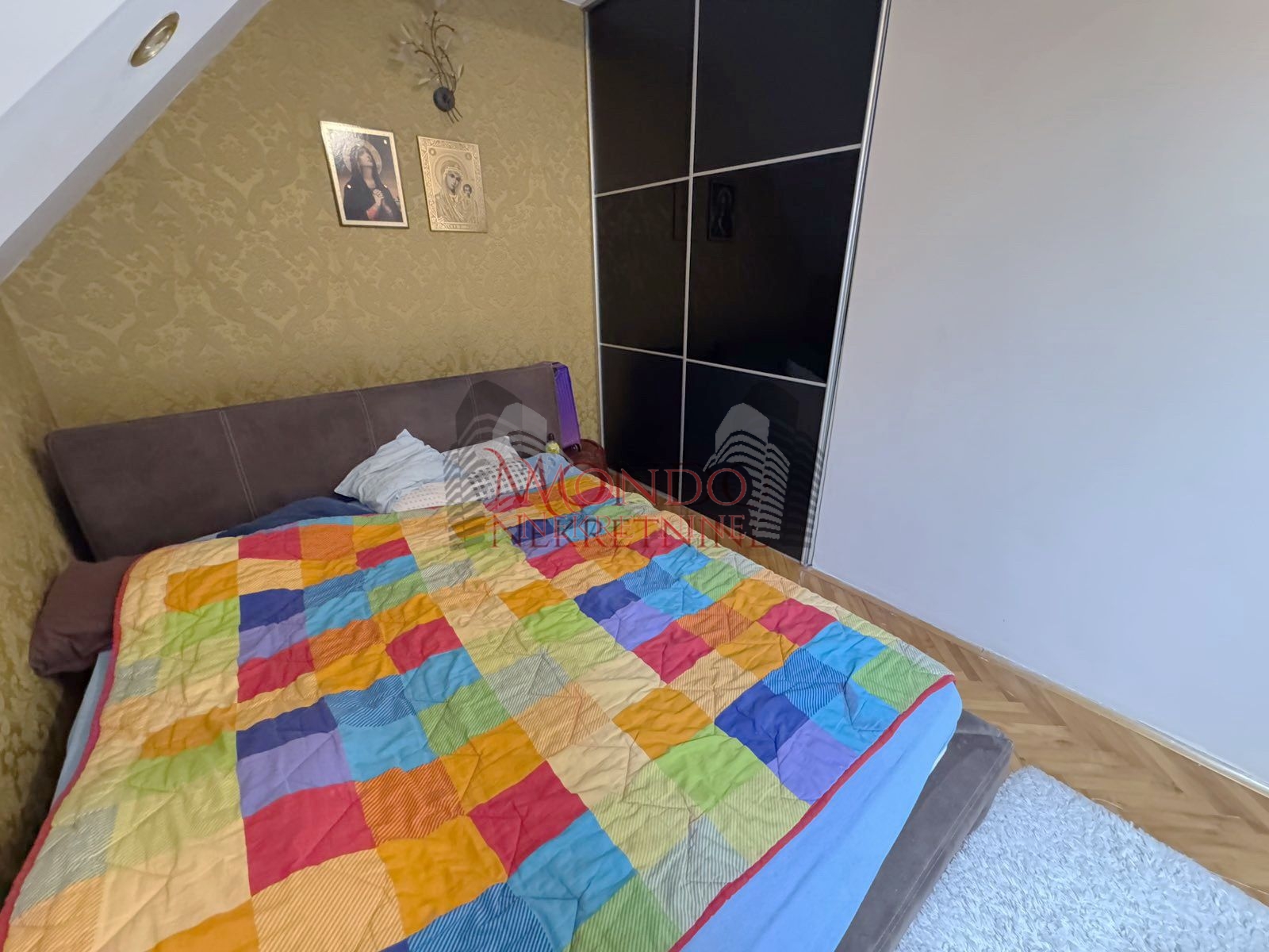 Trosoban stan u blizini Crvenog pevca, ul Dragise Cvetkovica 15