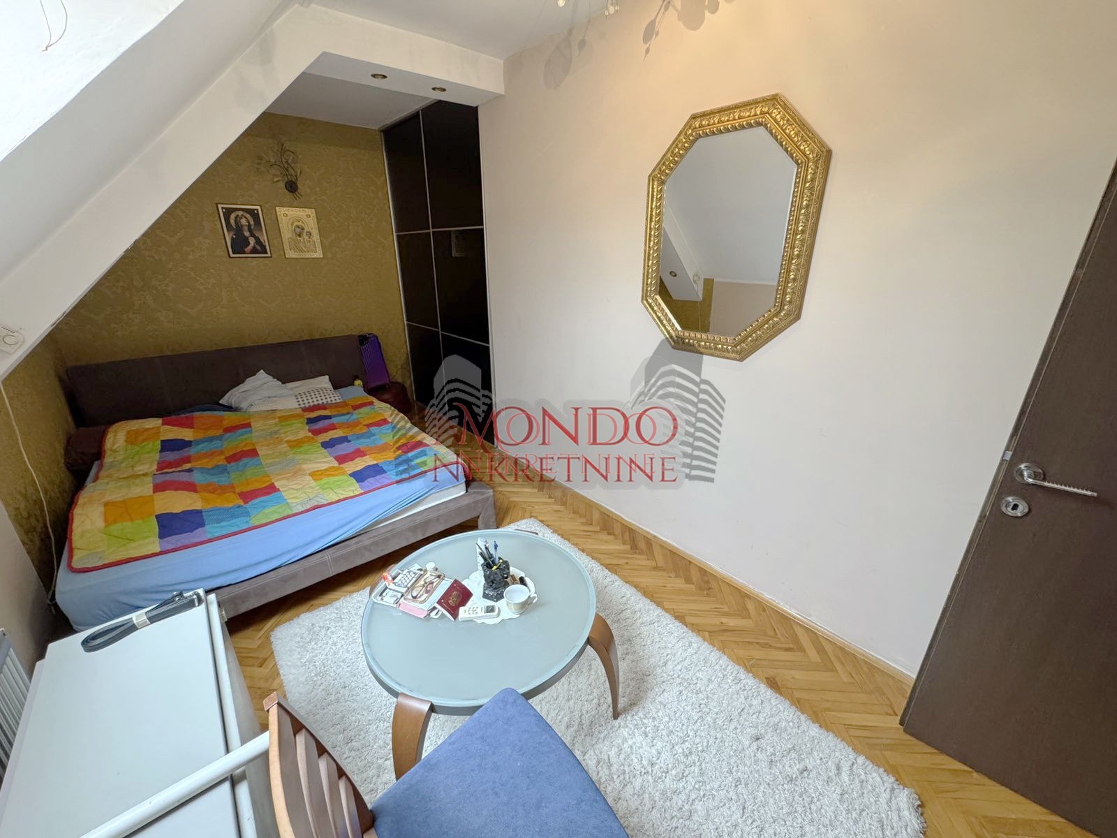 Trosoban stan u blizini Crvenog pevca, ul Dragise Cvetkovica 14