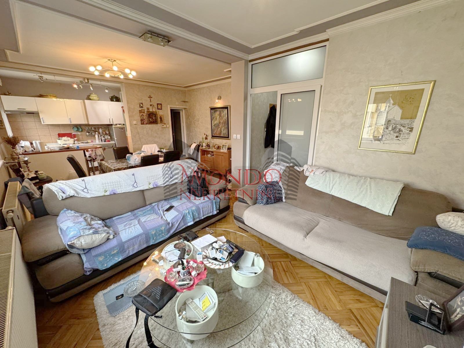 Trosoban stan u blizini Crvenog pevca, ul Dragise Cvetkovica 2