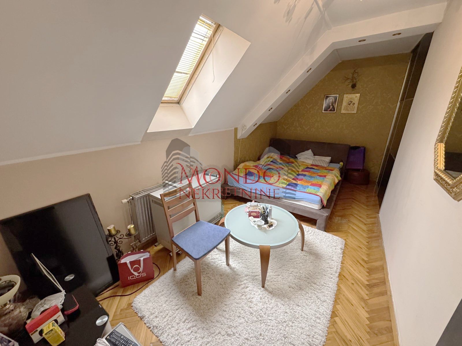 Trosoban stan u blizini Crvenog pevca, ul Dragise Cvetkovica 13