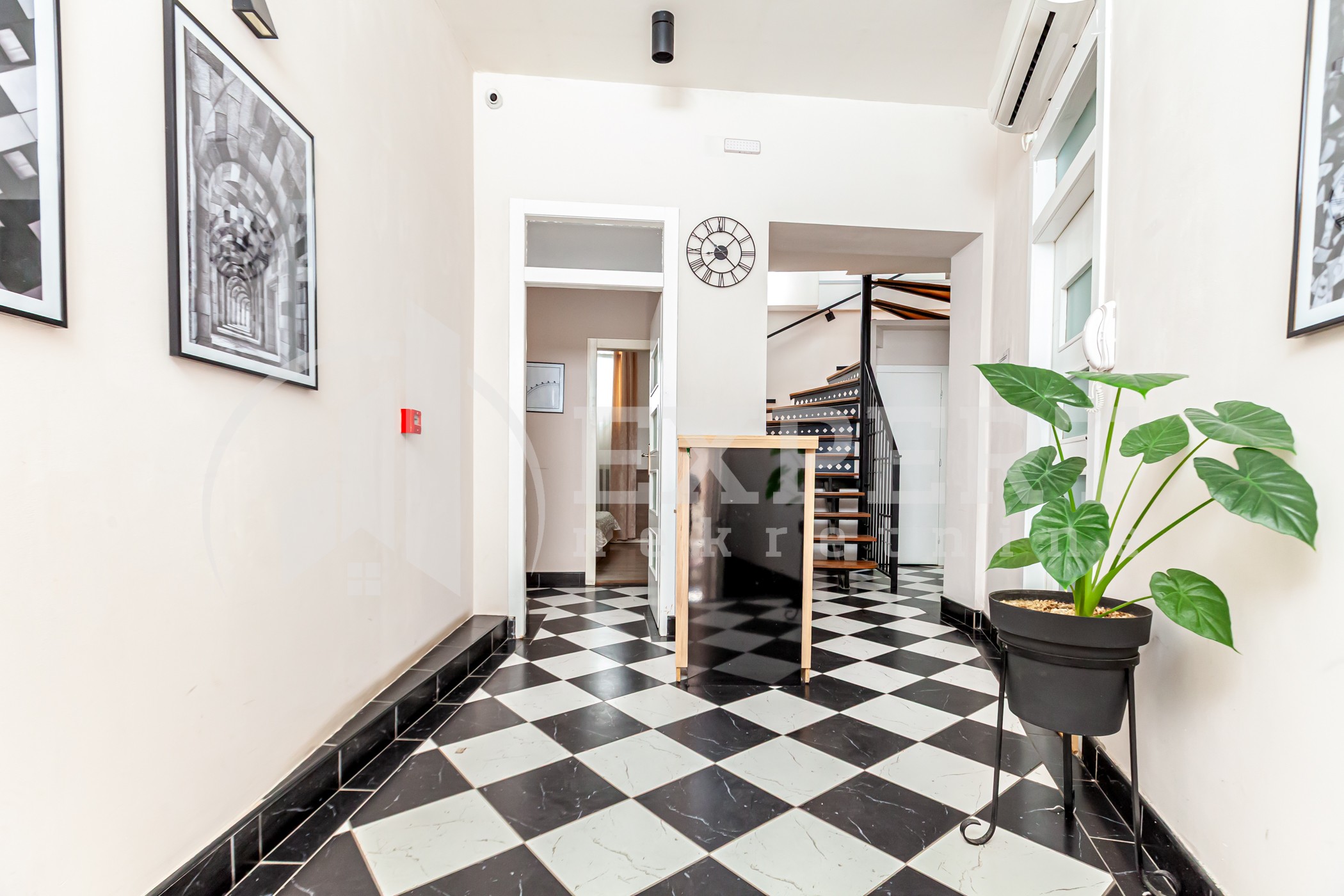 četvorosobna kuća, 150 m2, Obilićev Venac, Obilićev venac ID: p-014449 1