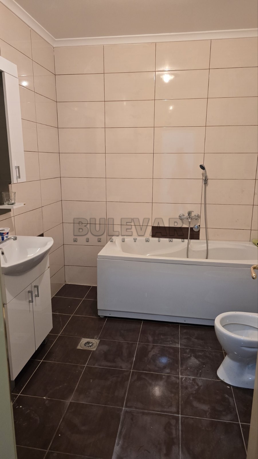 Lokal, 51 m2, Centar, Kralja Stefana Prvovenčanog ID: i-014443 9