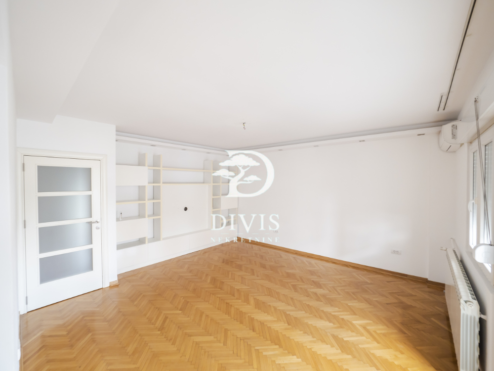 Prodajemo renoviran trosoban stan  77m2  kod Kalenić pijace 2