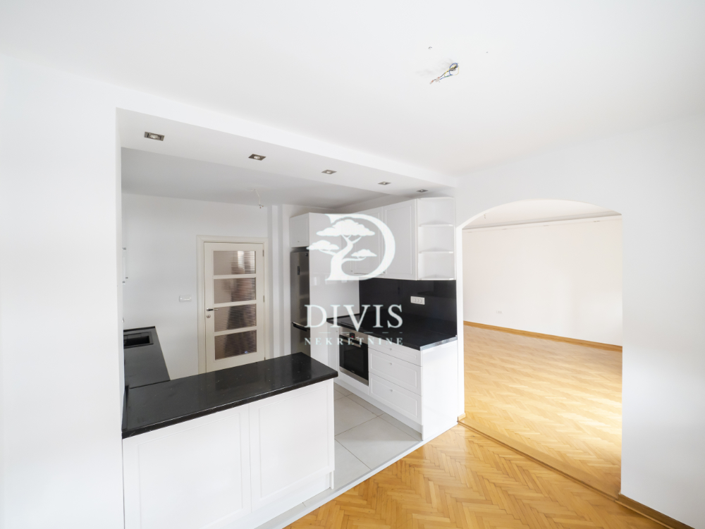 Prodajemo renoviran trosoban stan  77m2  kod Kalenić pijace 3