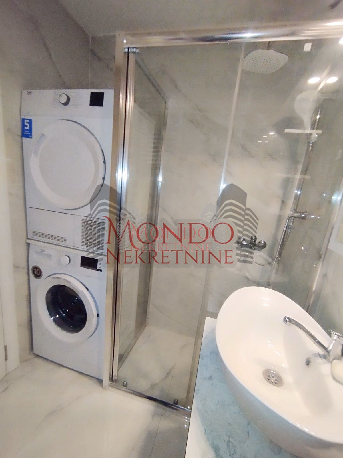 Dvosoban stan u blizini parka Svetog Save 7