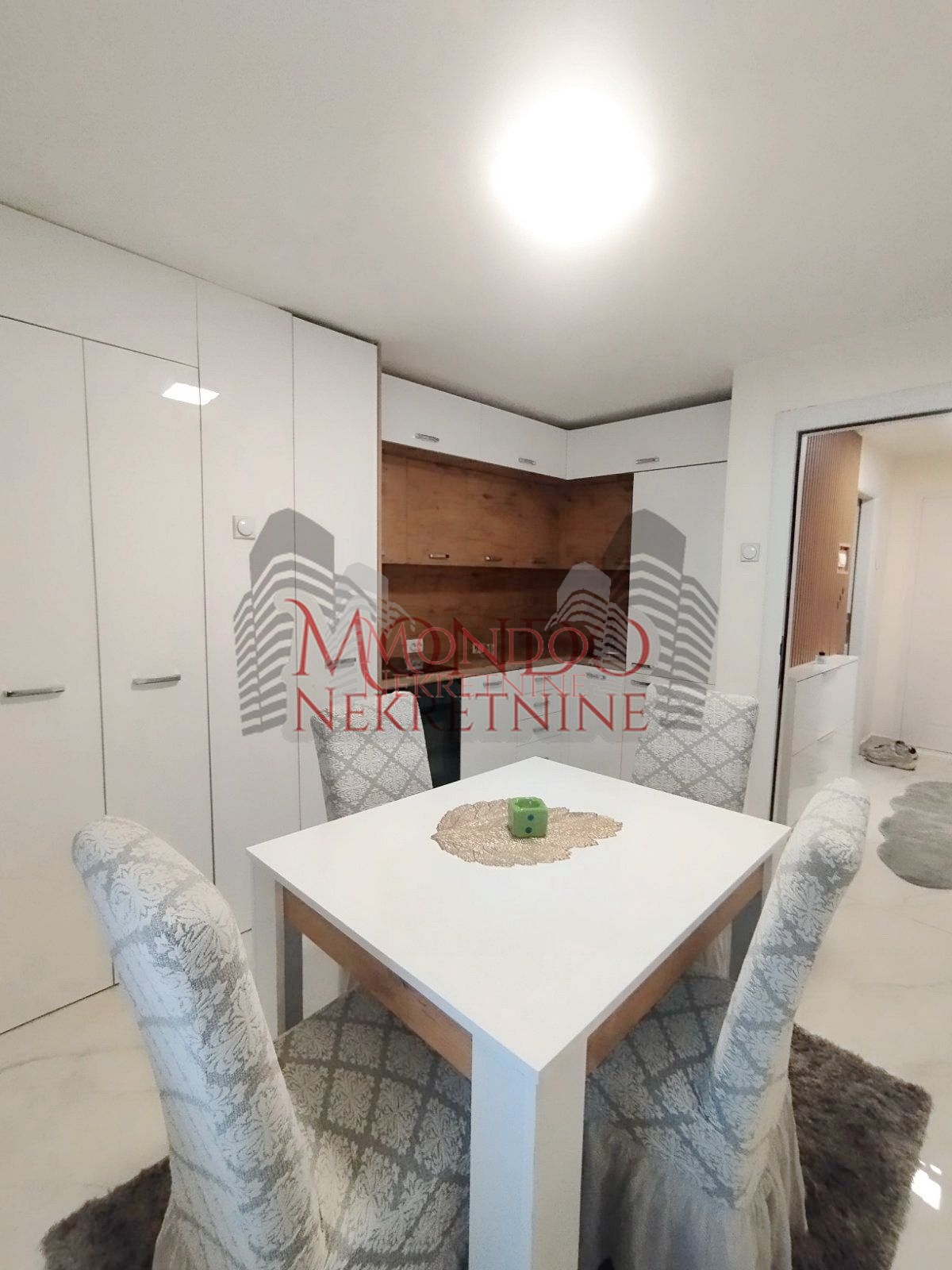 Dvosoban stan u blizini parka Svetog Save 3