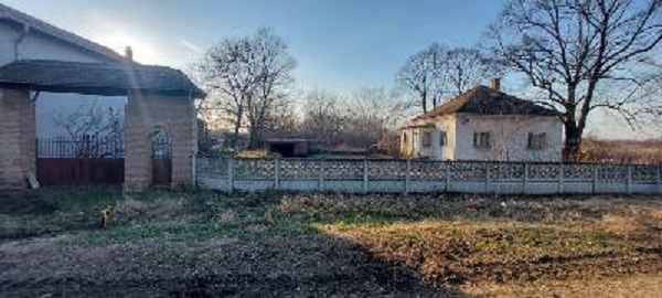 Prodajem plac u Lipa 1