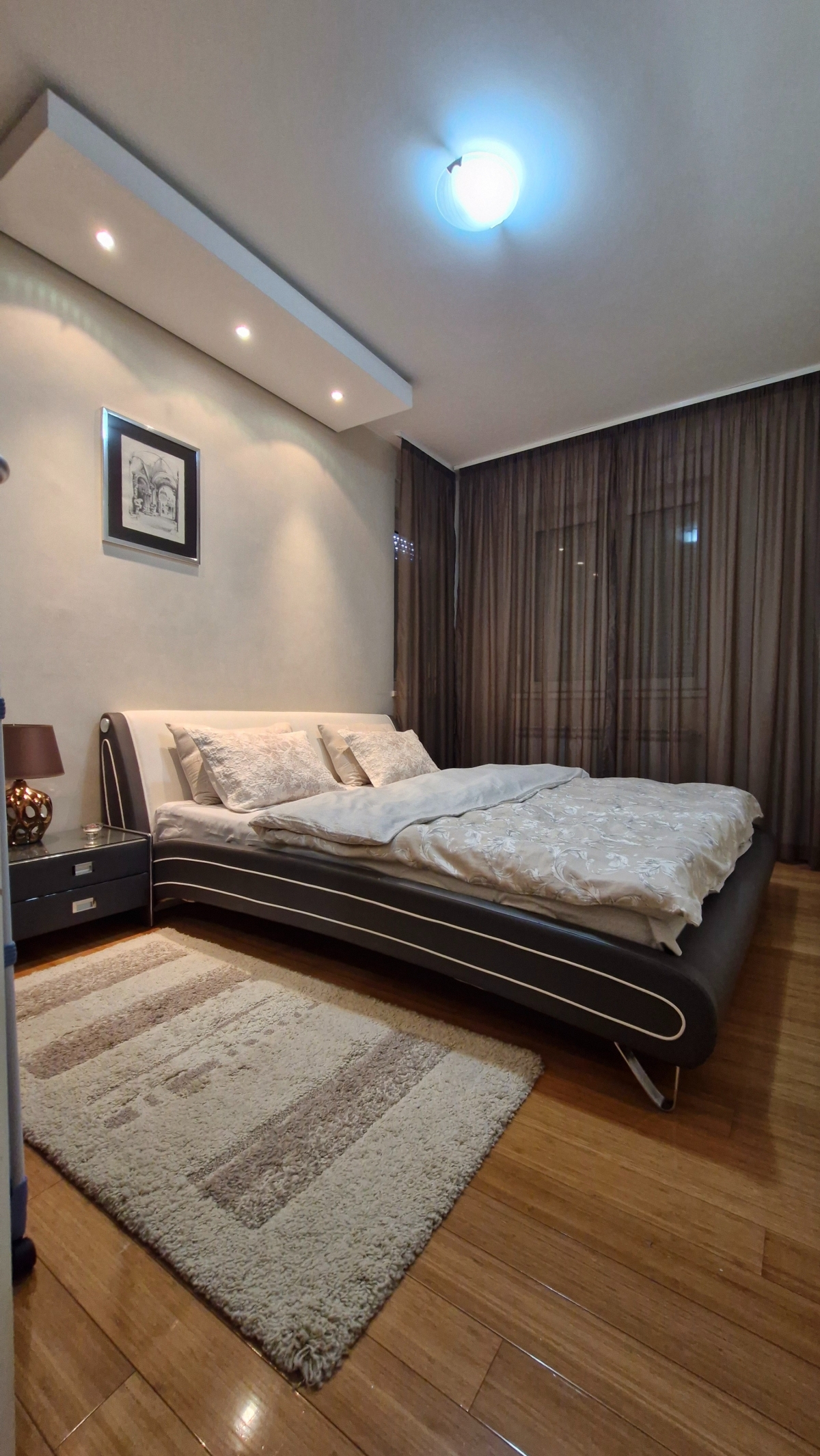 Izdavanje   Dedinje Beli dvor Dvosoban lux stan  novogradnja 4