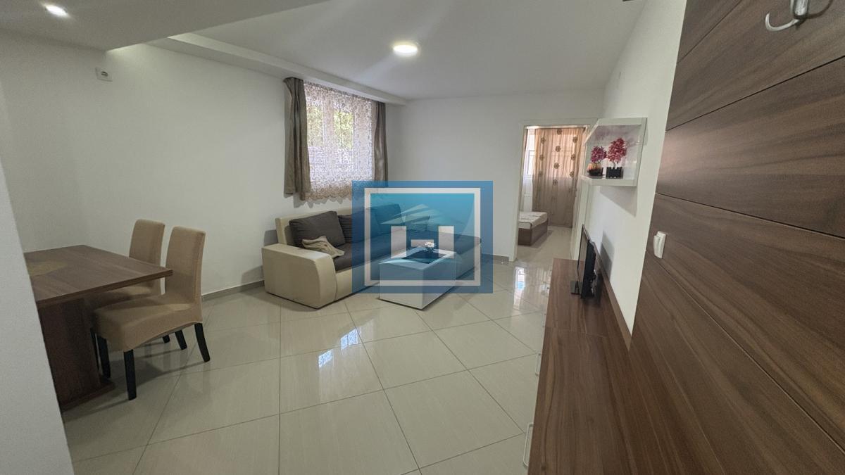 Na prodaju stan u zgradi novije gradnje 1