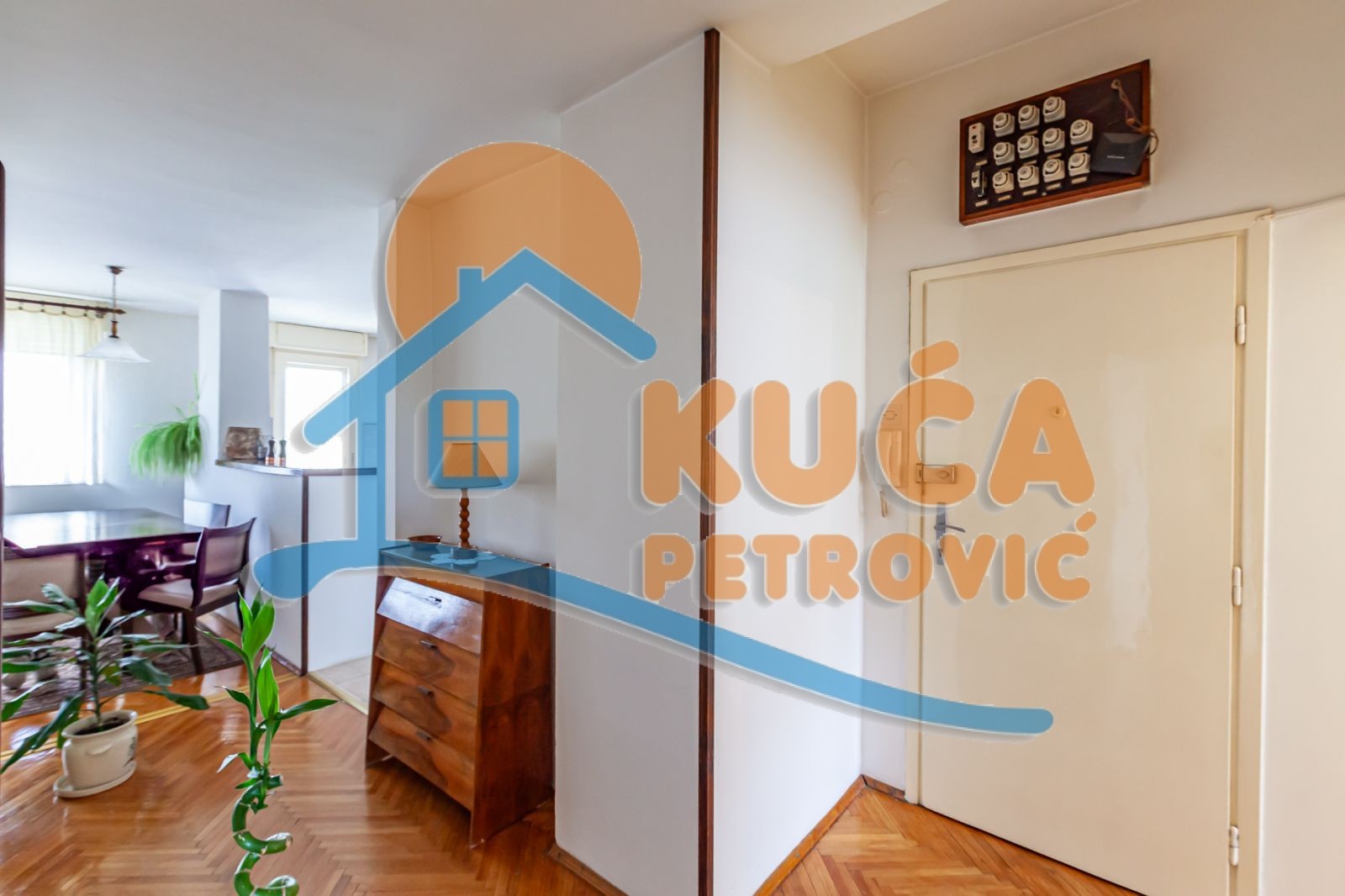 Trosoban stan, 75 m2, Centar, Trg kralja Aleksandra Ujedinitelja ID: p-014453 21