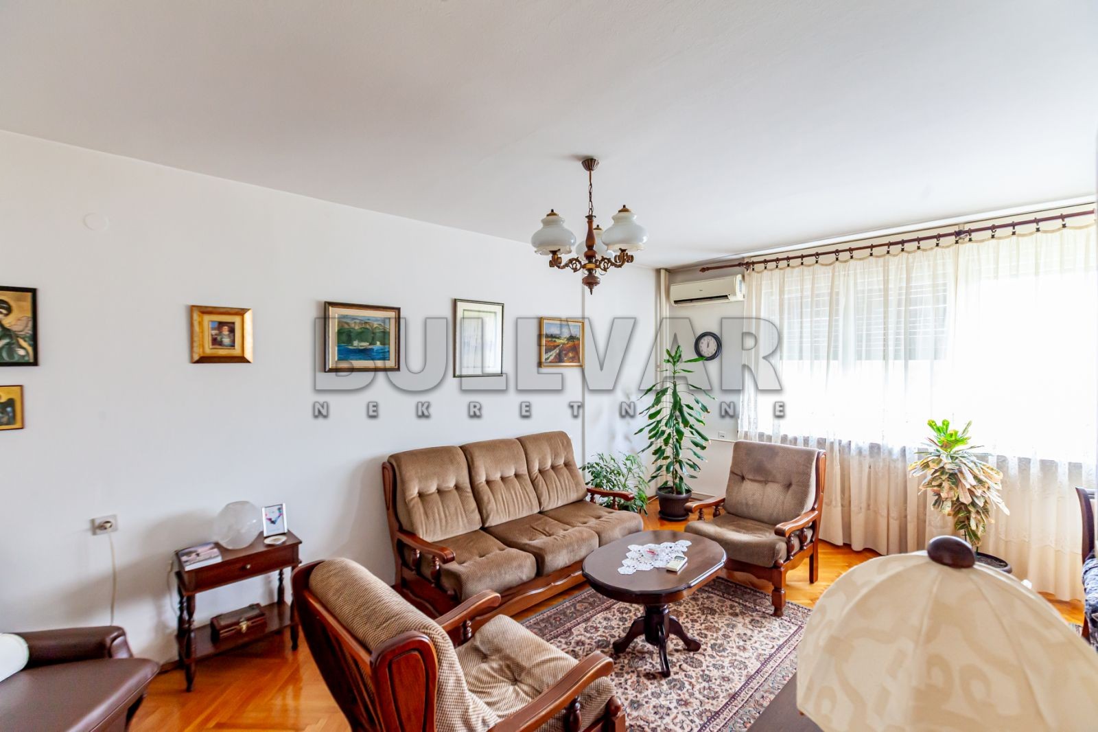 Trosoban stan, 75 m2, Centar, Trg kralja Aleksandra Ujedinitelja ID: p-014453 1