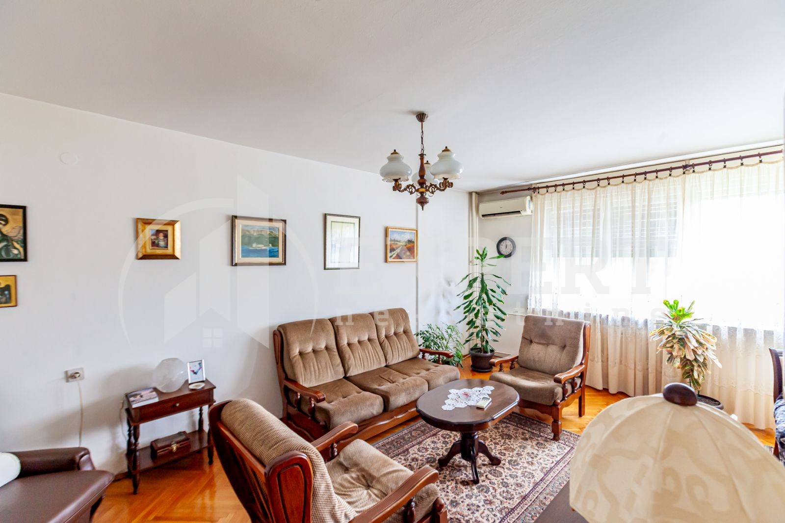 Trosoban stan, 75 m2, Centar, Trg kralja Aleksandra Ujedinitelja ID: p-014453 1