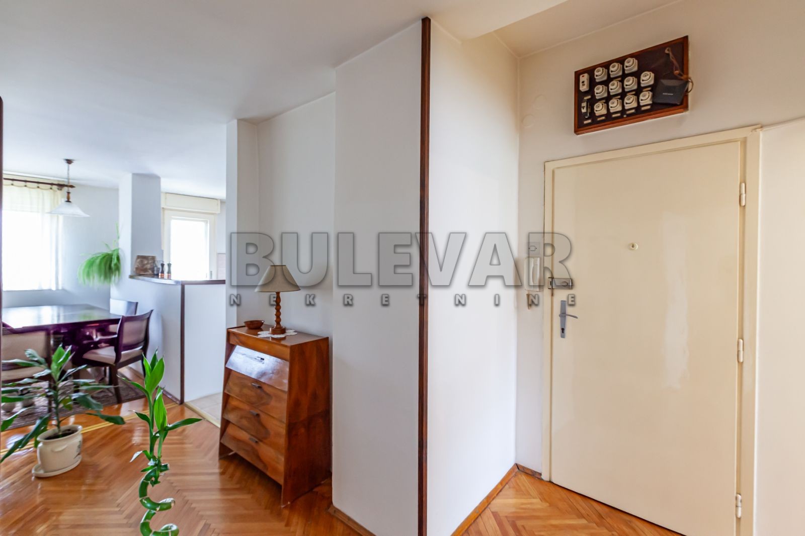 Trosoban stan, 75 m2, Centar, Trg kralja Aleksandra Ujedinitelja ID: p-014453 21