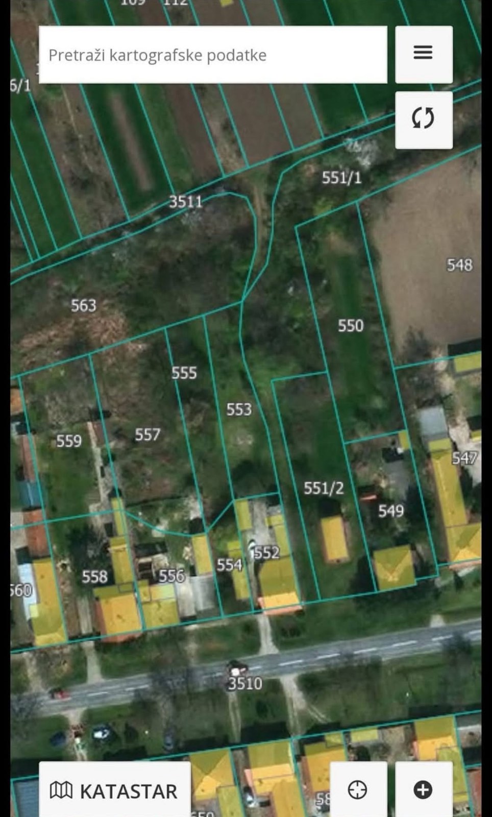 Prodajem plac sa manjom kucom u Kovacici 1