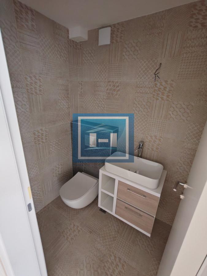 Odmah useljiv trosoban stan u novogradnji 3