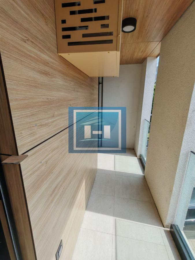 Odmah useljiv trosoban stan u novogradnji 11