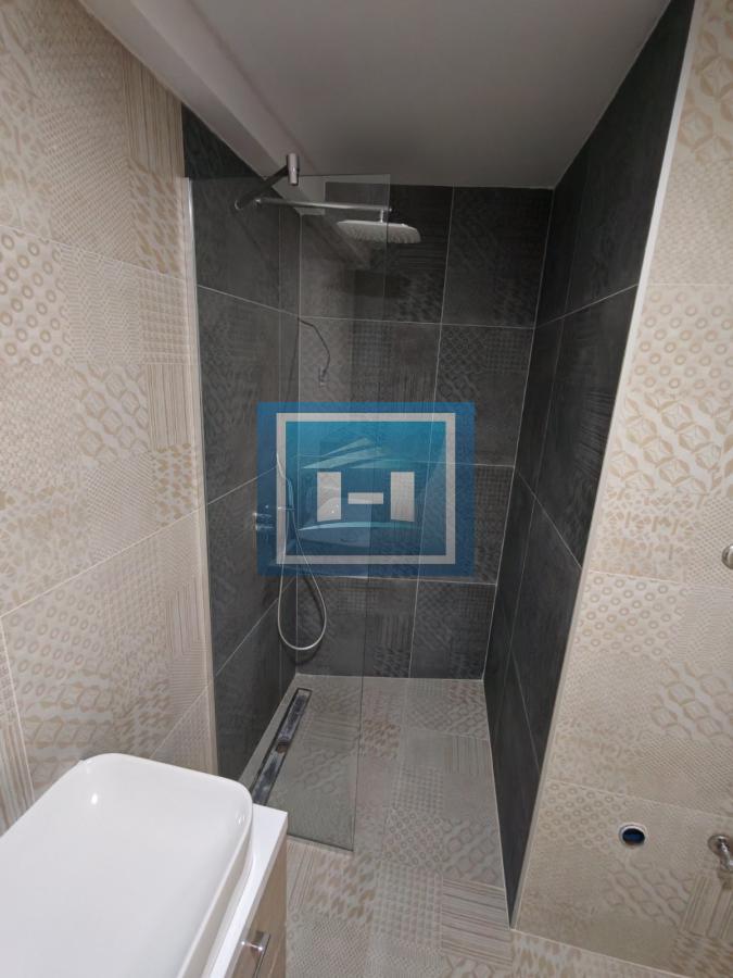 Odmah useljiv trosoban stan u novogradnji 8