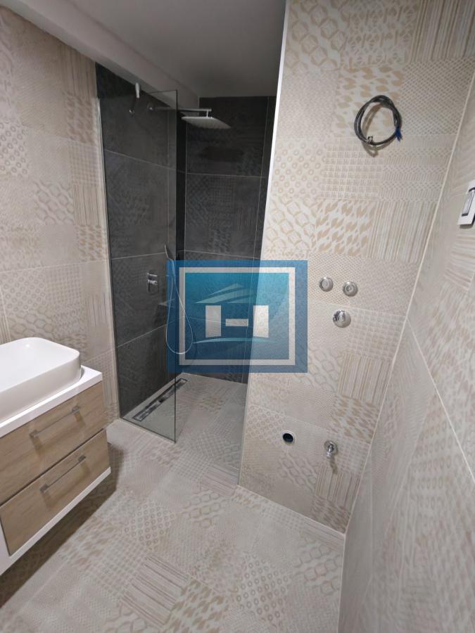 Odmah useljiv trosoban stan u novogradnji 9