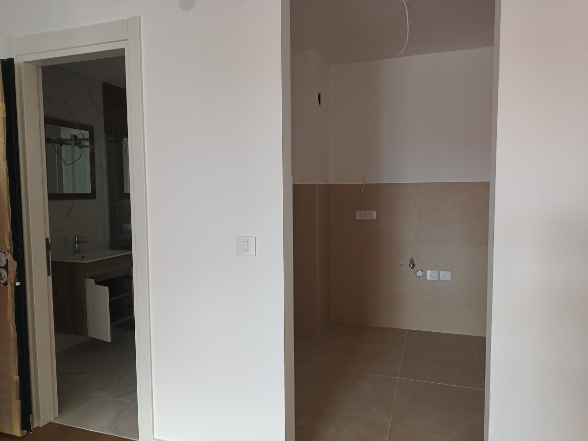 Useljiv 2 0 stan kod Gradske bolnice  Krfska  51m2 3