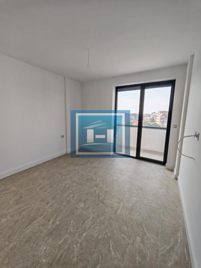 Trosoban stan u novogradnji  -odmah useljiv 4