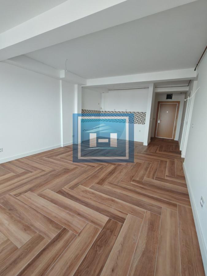 Trosoban stan u novogradnji  -odmah useljiv 5