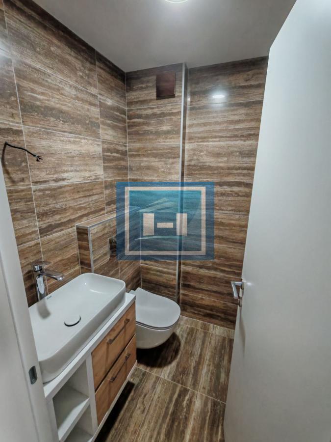 Trosoban stan u novogradnji  -odmah useljiv 8