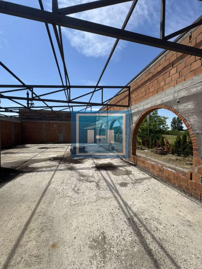 Izuzetna prilika: Poslovno-stambeni kompleks 900 m² na TOP lokaciji u Despotovcu 35