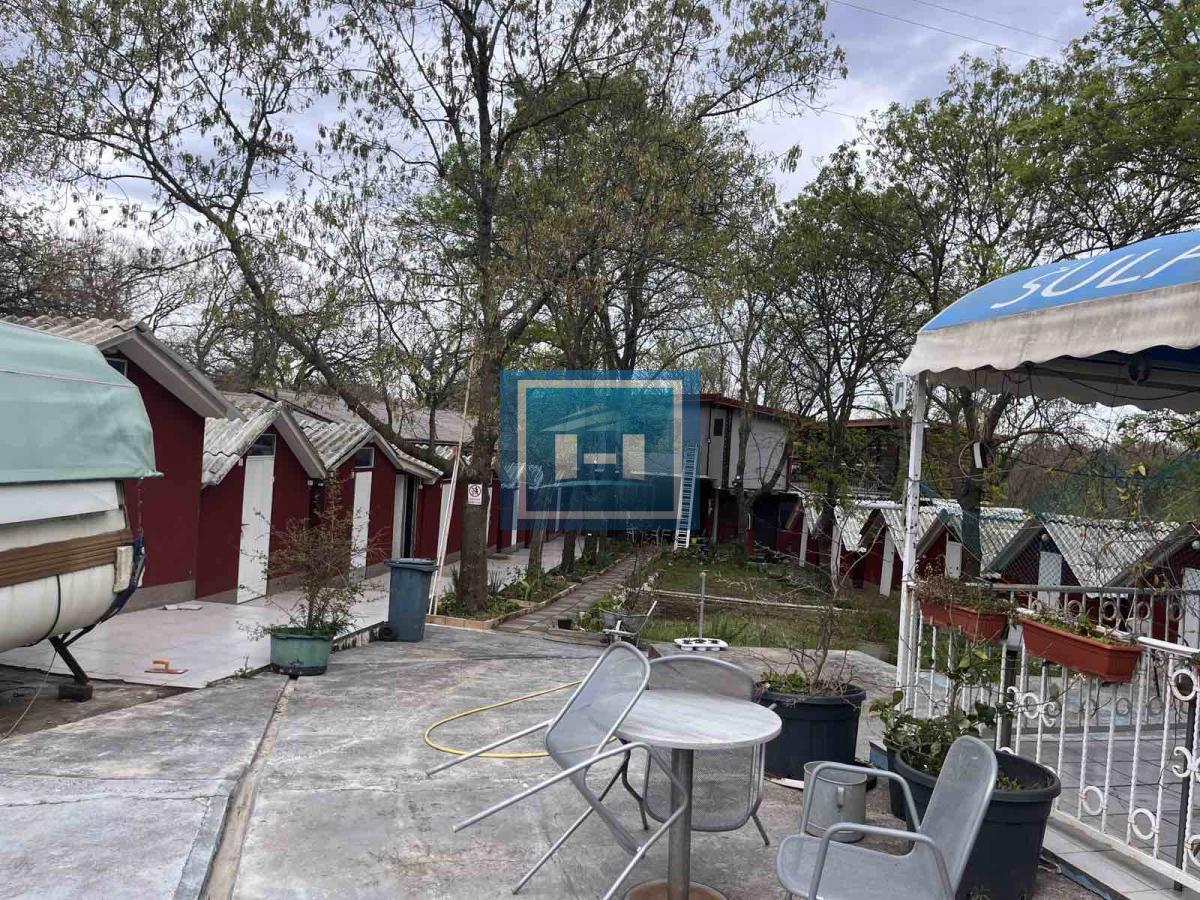 Na prodaju funkcionalan kamp u Buljarici, opština Budva – samo 400 metara od mora! 5