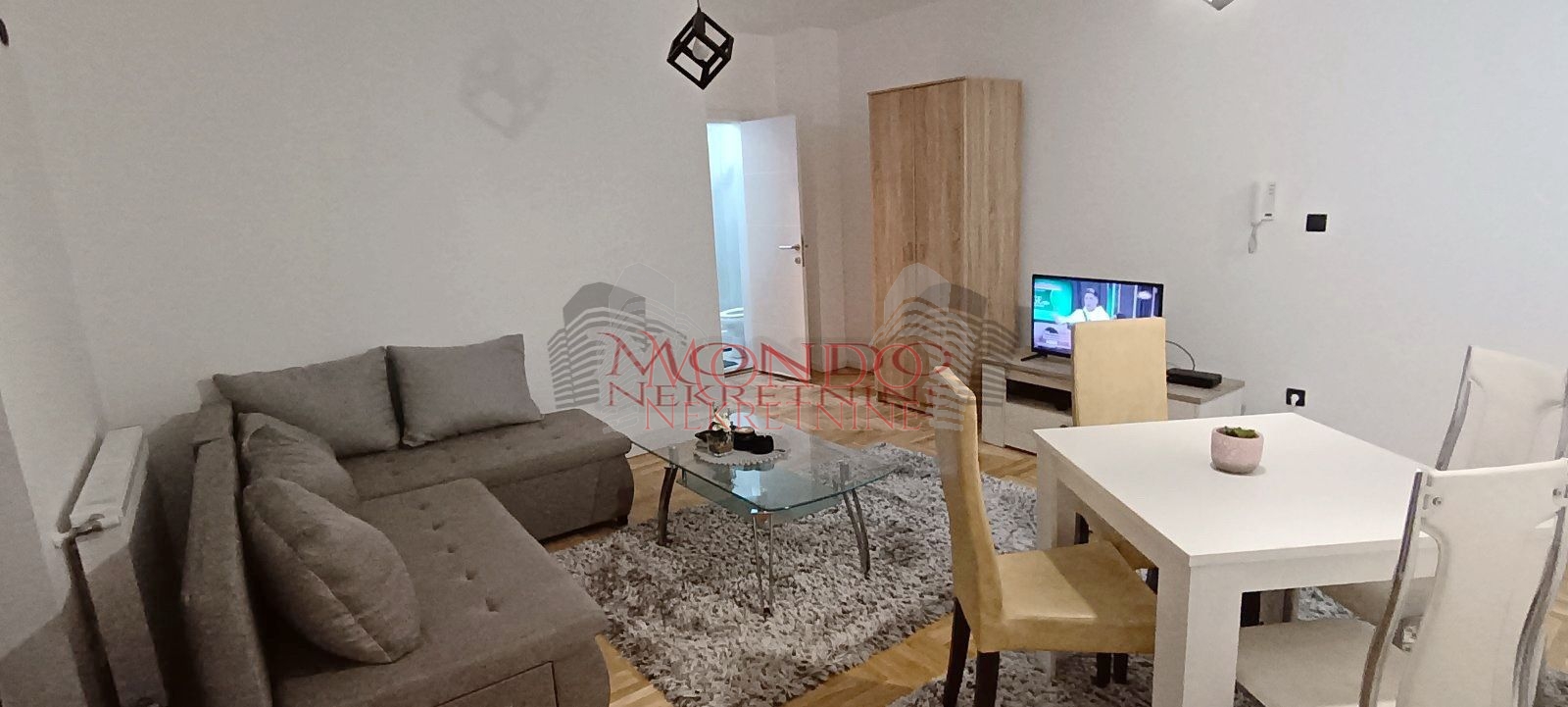 Jednoiposoban stan u novoj zgradi kod Retro kafica 2