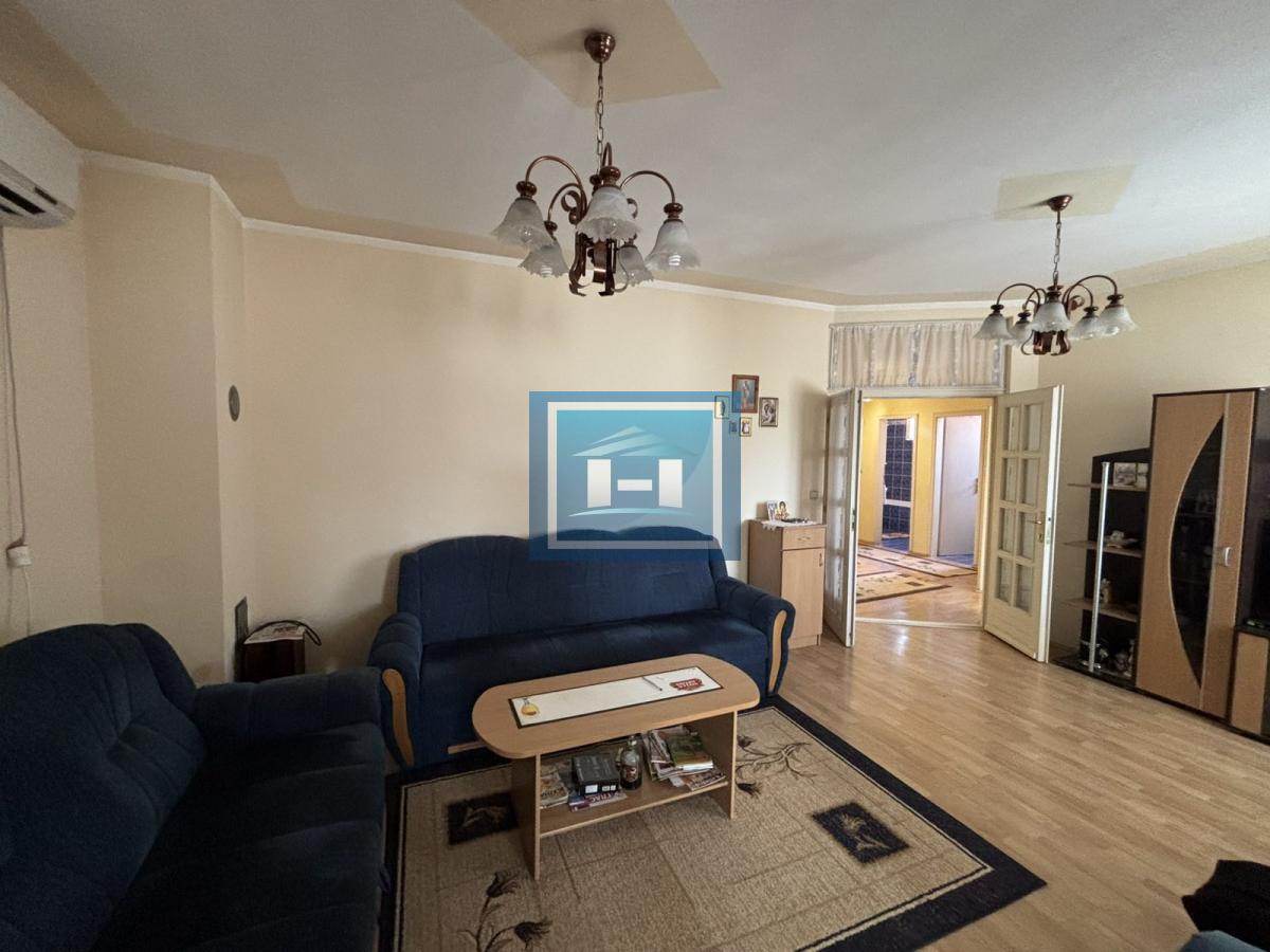 Prodaje se stan u Kući sa nameštajem 6