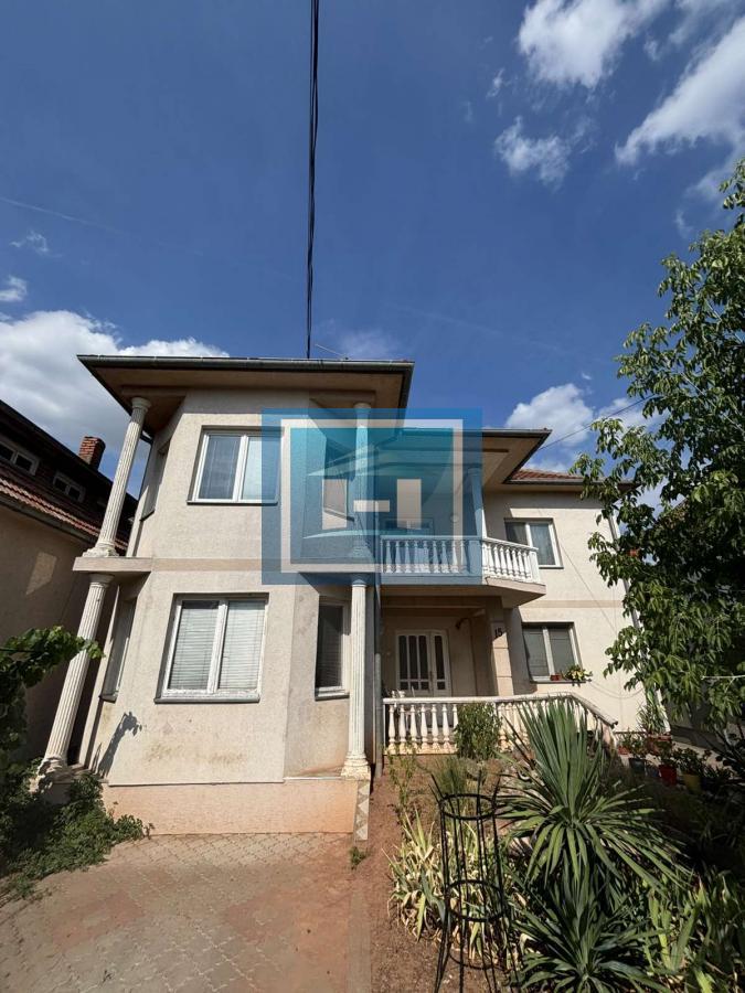 Prodaje se stan u Kući sa nameštajem 10